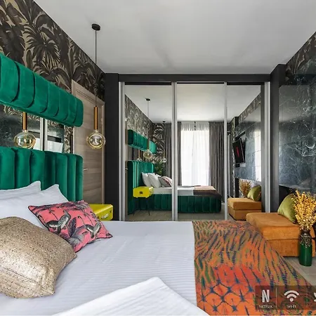 Excentric & Sea View By Alezzi Apartment *
