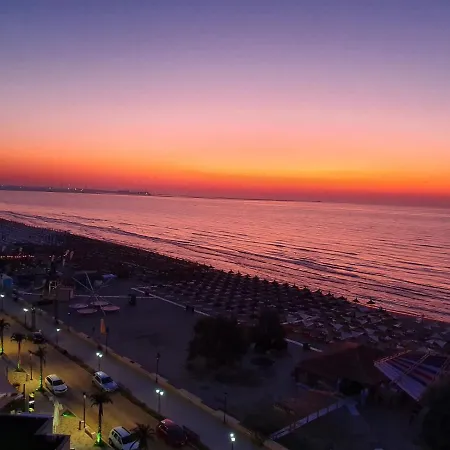 Excentric & Sea View By Alezzi Apartmán Năvodari